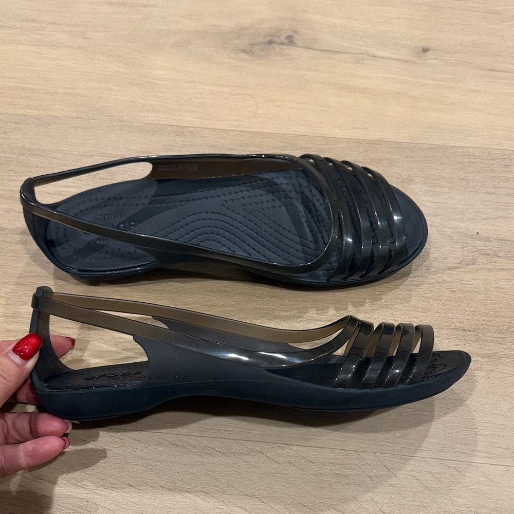 CROCS Women's Black Strappy Sandals